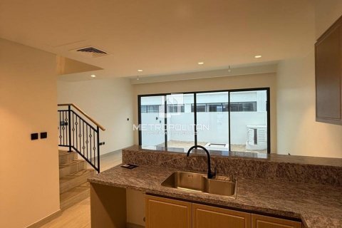 Townhouse in Damac Lagoons, Dubai, UAE 4 bedrooms, 144 sq.m. № 663826 - photo 12