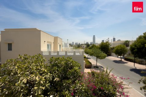 Villa til salg i Dubai, UAE 3 soveværelser, 527.2 kvm № 764109 - foto 27
