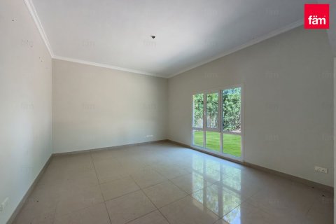 Villa til salg i Dubai, UAE 3 soveværelser, 527.2 kvm № 764109 - foto 7
