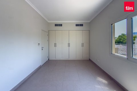 Villa til salg i Dubai, UAE 3 soveværelser, 527.2 kvm № 764109 - foto 17