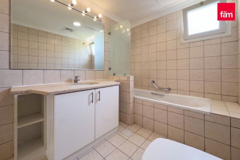 Villa til salg i Dubai, UAE 3 soveværelser, 527.2 kvm № 764109 - foto 21