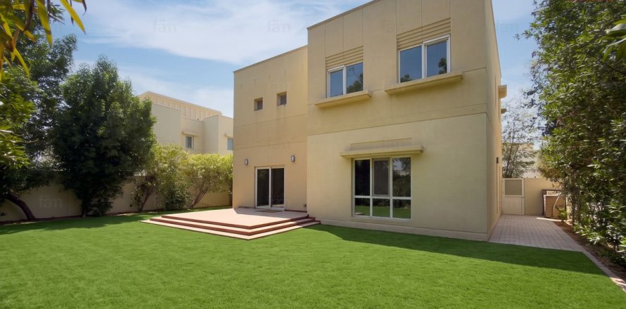 Villa i Dubai, UAE 3 soveværelser, 527.2 kvm № 764109