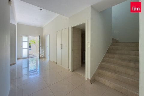 Villa til salg i Dubai, UAE 3 soveværelser, 527.2 kvm № 764109 - foto 13