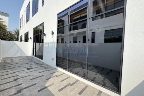Villa in Jumeirah, Dubai, VAE: 6 Schlafzimmer, 372 m2 Nr. 658898