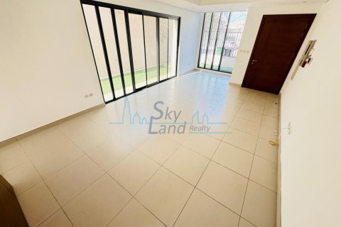 Vila u Jumeirah, Dubai, UAE 4 spavaćih soba, 390 m2 Br. 658897 - fotografija 5