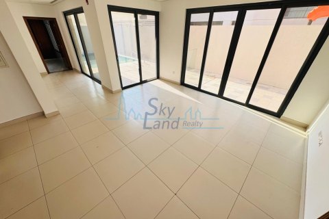 Vila u Jumeirah, Dubai, UAE 4 spavaćih soba, 390 m2 Br. 658897 - fotografija 4