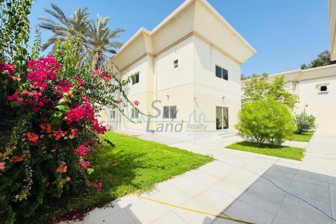 Villa in Jumeirah, Dubai, VAE: 5 Schlafzimmer, 465 m2 Nr. 658899