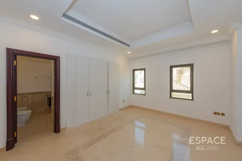 Villa en venta en Palm Jumeirah, Dubai, EAU 6 dormitorios, 650 m2 № 649780 - foto 17