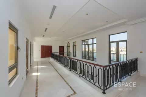 Villa en venta en Palm Jumeirah, Dubai, EAU 6 dormitorios, 650 m2 № 649780 - foto 9
