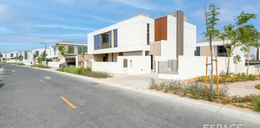 Villa itt: Al Furjan, Dubai, EAE, 4 hálószoba, 429 m², azonosító: 649782