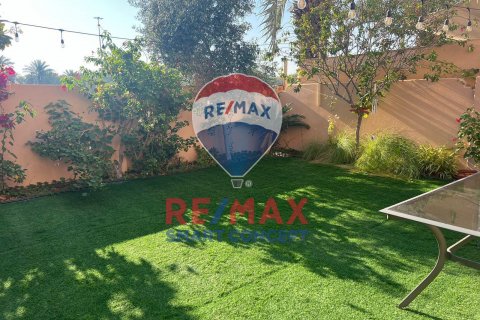 Al Reef, Abu Dhabi, BAE’de villa 4 yatak odası, 225.2 m&sup2; No 515823