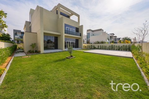 Villa in Jumeirah Park, Dubai, UAE 6 bedrooms, 599.97 sq.m. № 733407