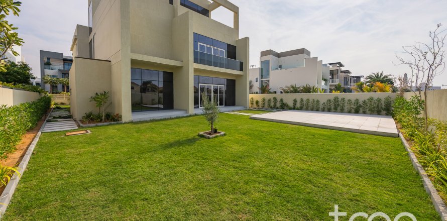 Вилла в Jumeirah Park, Дубай, ОАЭ 6 спален, 599.97м2 № 733407