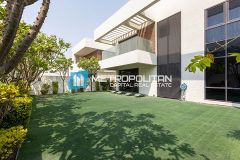 Villa sa Yas Island, Abu Dhabi, UAE 5 silid-tulugan, 637.1 sq.m. № 630074 - larawan 3