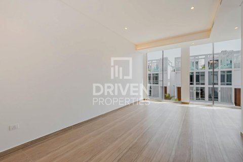 Adosado en Al Barari, Dubai, EAU 4 dormitorios, 179.77 m² № 745079