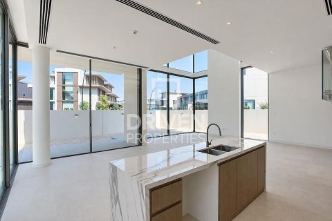 Nadd Al Sheba, Dubai, BAE’de kiralık villa 4 yatak odası, 576.83 m&sup2; No 765611 - fotoğraf 4