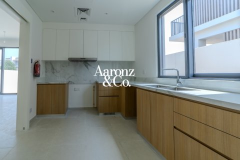 Kuća u nizu u Jebel Ali, Dubai, UAE 4 spavaćih soba, 349 m2 Br. 758284 - fotografija 2