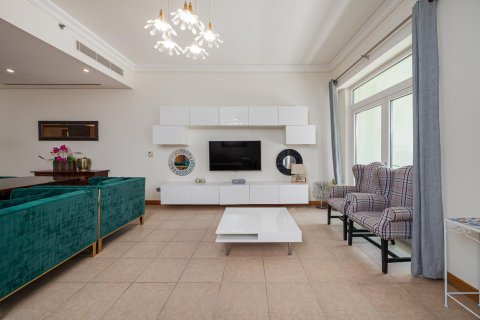 Apartment in Palm Jumeirah, Dubai, UAE 2 bedrooms, 185.22 sq.m. № 759785