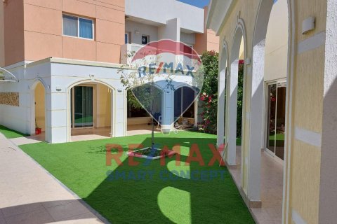 Al Samha, Abu Dhabi, UAE의 임대용 빌라 침실 5개, 285제곱미터 번호 516308 - 사진 2
