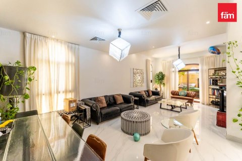 Vilă în Dubai, EAU 4 dormitoare, 624.8 mp.  №736966