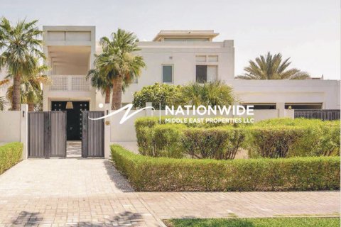 Tanah di Abu Dhabi, UAE 604 meter persegi № 656943 - foto 14