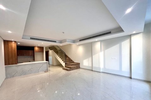 Kaupunkipientalo Al Furjan, Dubai, Arabiemiraatit 4 makuuhuonetta, 222.97 m2 № 768798