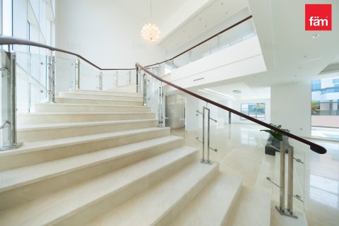 Vilă de închiriat în Al Barsha, Dubai, EAU 5 dormitoare, 979.2 mp. №726646 - poză 4