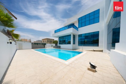 Vilă de închiriat în Al Barsha, Dubai, EAU 5 dormitoare, 979.2 mp. №726646 - poză 17