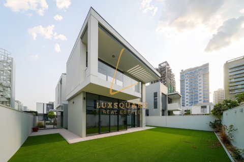 Huvila Al Furjan, Dubai, Arabiemiraatit 4 makuuhuonetta, 548 m2 № 720044
