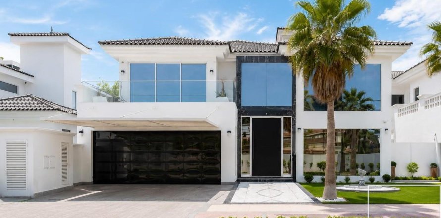 Vilë në Palm Jumeirah, Dubai, Emiratet e Bashkuara Arabe 5 dhoma gjumi, 622.36 m2. № 747574