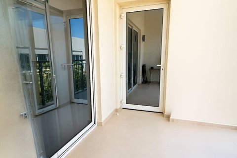 Lägenhet till försäljning i Dubai, UAE 2 sovrum, 108 kvm Nr. 726133 - fotografi 9