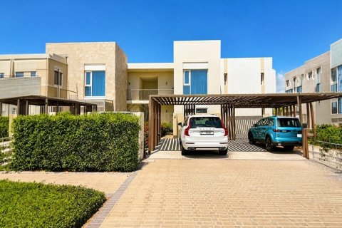 Apartment in Dubai, UAE 2 bedrooms, 108 sq.m. № 726133