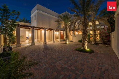 Vila v Dubai, SAE 5 ložnice, 608.5 m² Č.: 715633