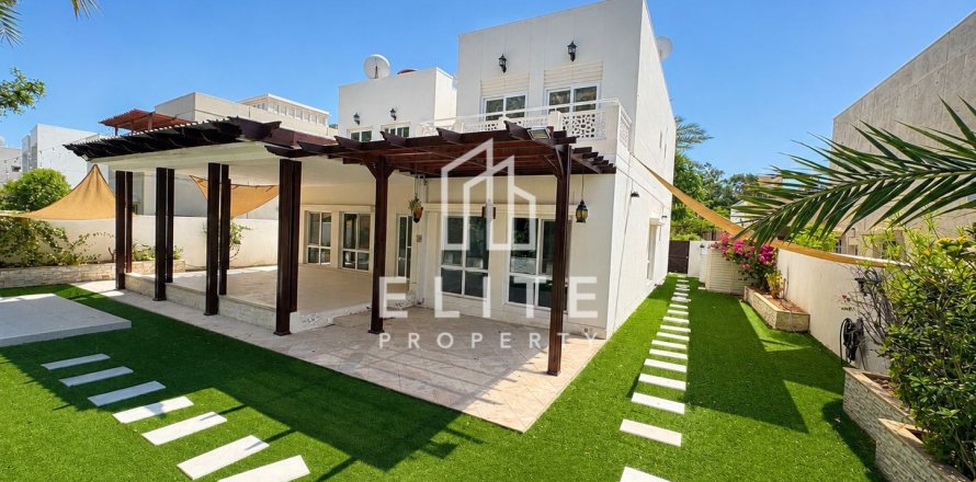 Vila u Meadows, Dubai, UAE 332 m2, 4 spavaćih soba Br. 741369
