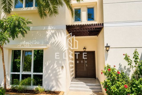 Vila u Meadows, Dubai, UAE 4 spavaćih soba, 332 m2 Br. 741369 - fotografija 19