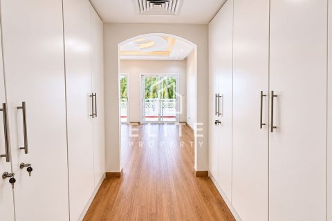 Vila u Meadows, Dubai, UAE 4 spavaćih soba, 332 m2 Br. 741369 - fotografija 13