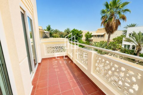 Vila u Meadows, Dubai, UAE 4 spavaćih soba, 332 m2 Br. 741369 - fotografija 18