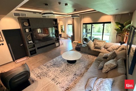 Villa asukohaga Dubai, AÜE: 4 magamistoaga, 410.5 m² Nr 721345