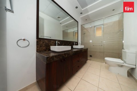 Biuro do wynajęcia w Umm Suqeim, Dubai, ZEA 1393.5 mkw., nr 757799 - zdjęcie 17