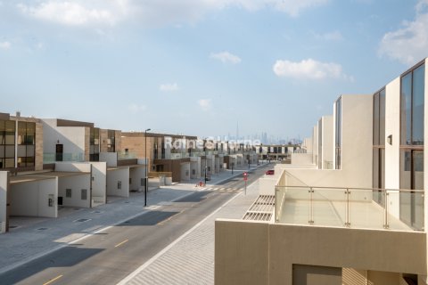 Villa em Wadi Al Safa 3, Dubai, EAU 4 quartos, 288 m2 № 707577