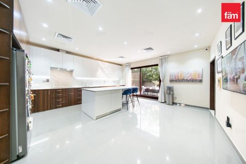 Vilă de închiriat în Al Barsha, Dubai, EAU 5 dormitoare, 1277.9 mp.  №752194 - poză 28