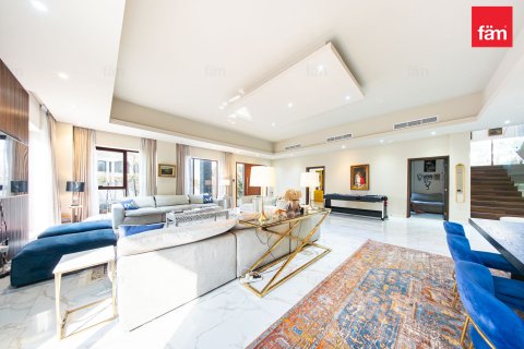 Vilă de închiriat în Al Barsha, Dubai, EAU 5 dormitoare, 1277.9 mp.  №752194 - poză 2