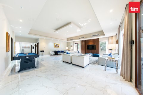 Vilă de închiriat în Al Barsha, Dubai, EAU 5 dormitoare, 1277.9 mp.  №752194 - poză 8