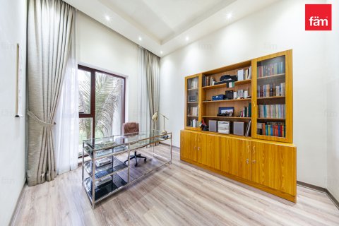 Vilă de închiriat în Al Barsha, Dubai, EAU 5 dormitoare, 1277.9 mp.  №752194 - poză 13