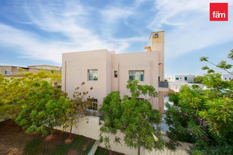 Vilă de închiriat în Al Barsha, Dubai, EAU 5 dormitoare, 1277.9 mp.  №752194 - poză 24