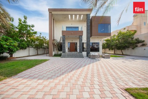 Vilă de închiriat în Al Barsha, Dubai, EAU 5 dormitoare, 1277.9 mp.  №752194 - poză 19