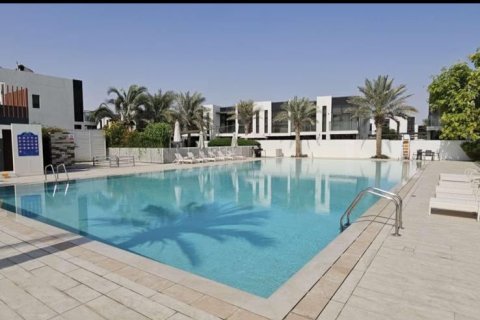 Vila u gradu Dubai, UAE 2 spavaće sobe, 174.8 m2 Br. 759763 - Slika 4