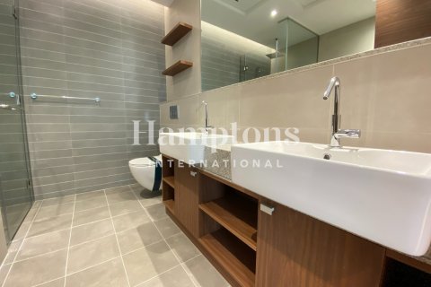 דירה ב Bur Dubai, Dubai, איחוד האמירויות 2 חדרי שינה, 145.951 מ