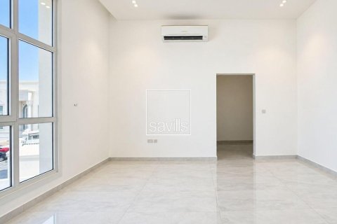 Vila v Al Rahba, Abu Dhabi, SAE 5 ložnice, 1274.72 m² Č.: 766888 - fotografie 11