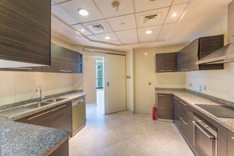 Apartment in Dubai Marina, UAE 3 bedrooms, 277 sq.m. № 711815 - photo 11